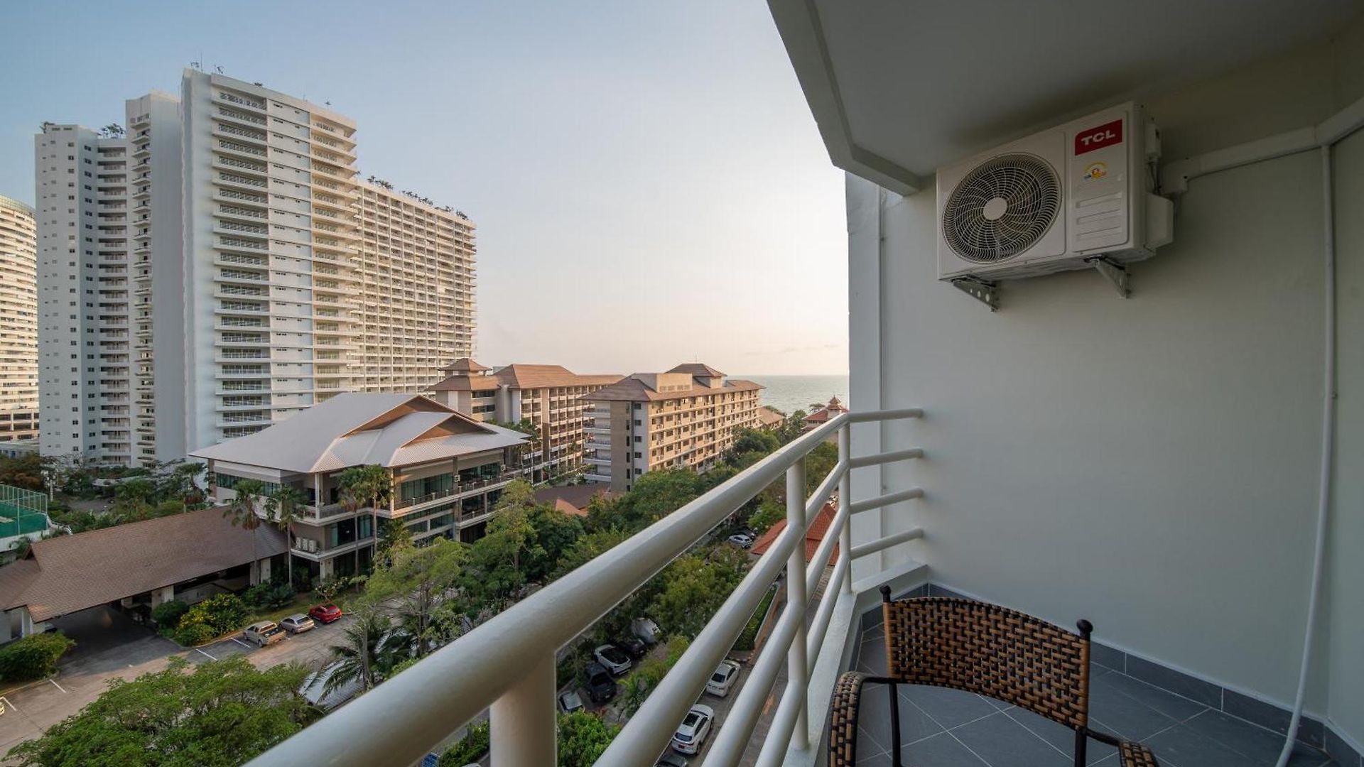 อพาร์ทเม้น Jomtien Seaside At View Talay 5 *