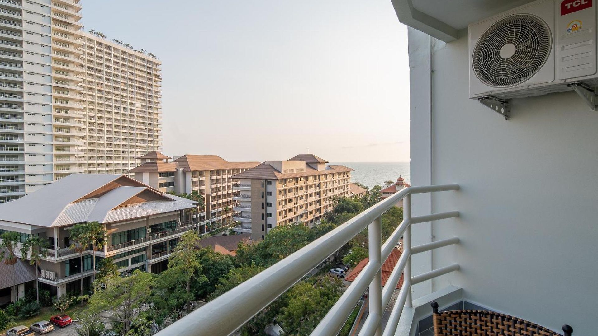อพาร์ทเม้น Jomtien Seaside At View Talay 5 *