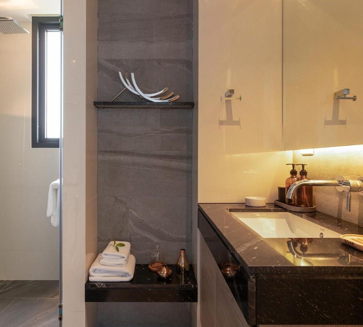 อพาร์ทเม้น Exclusive High Floor 2 Bed Sea View Luxury