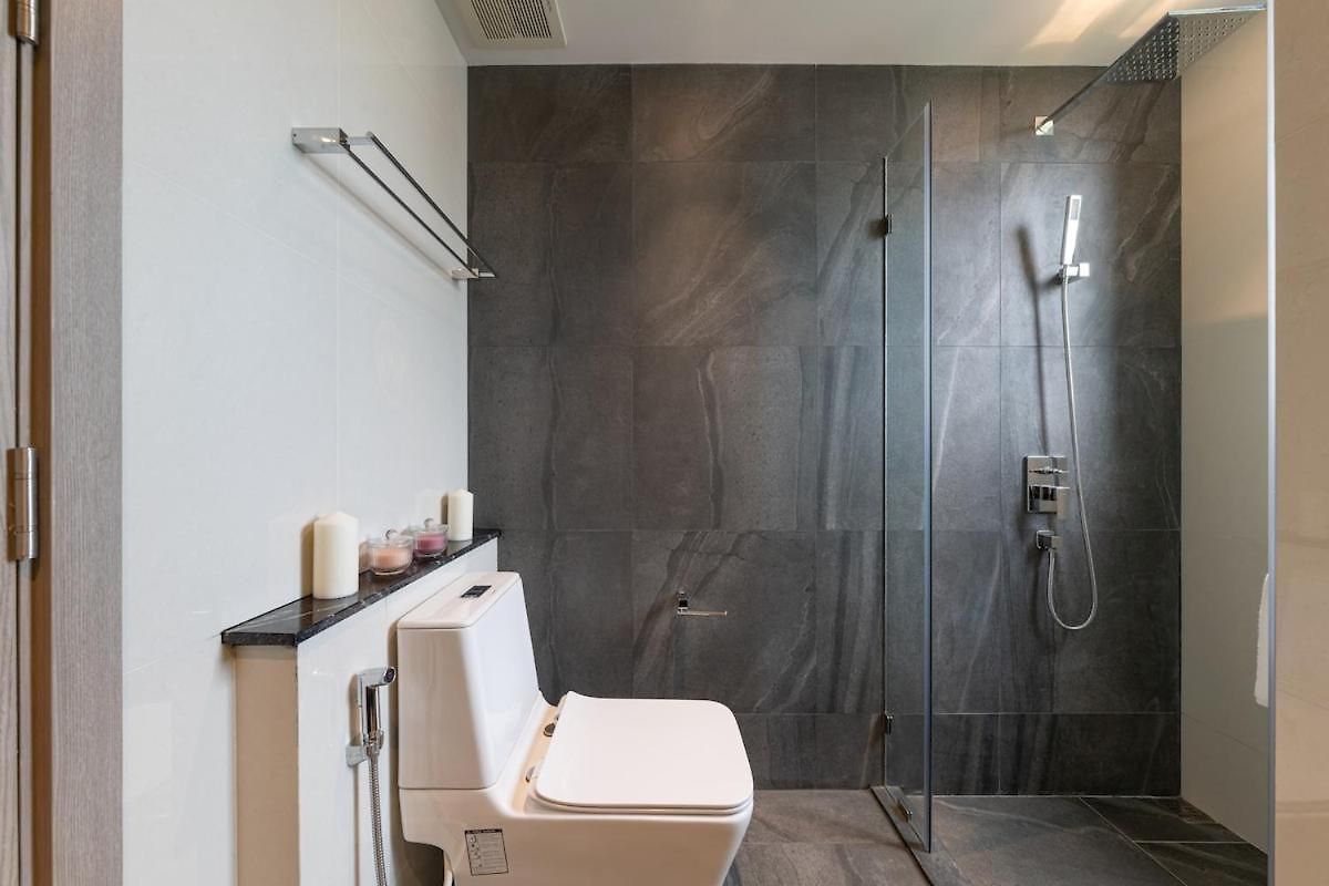 อพาร์ทเม้น Exclusive High Floor 2 Bed Sea View Luxury