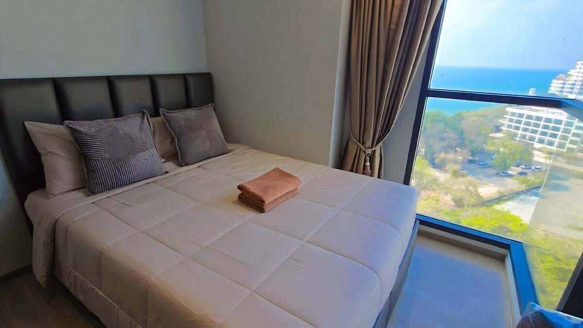 Luxury 80sqm Beachfront 2 Bedroom With Views อพาร์ทเม้น Pattaya