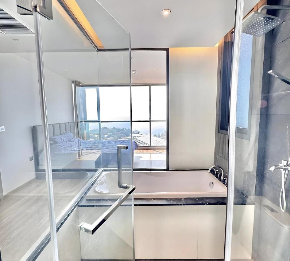 อพาร์ทเม้น Luxury 80sqm Beachfront 2 Bedroom With Views *