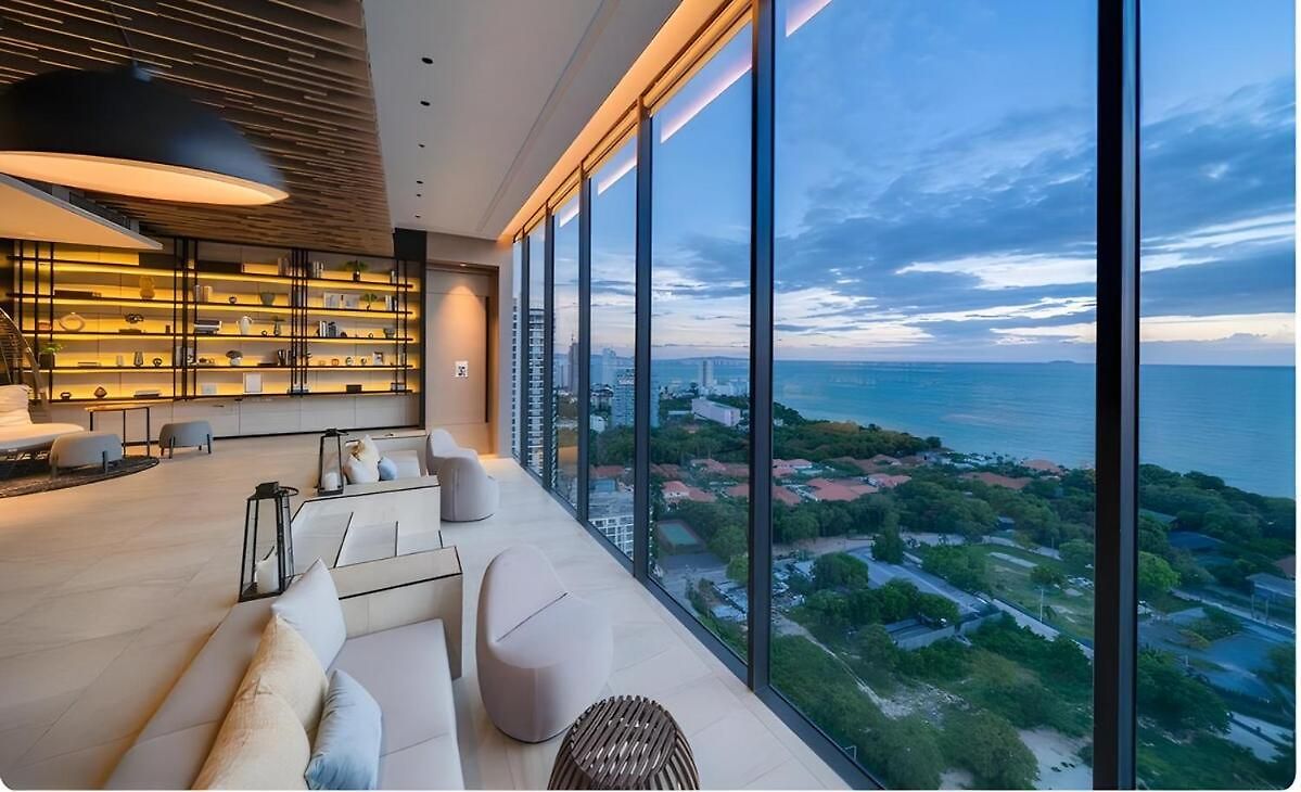 Luxury 80sqm Beachfront 2 Bedroom With Views อพาร์ทเม้น Pattaya