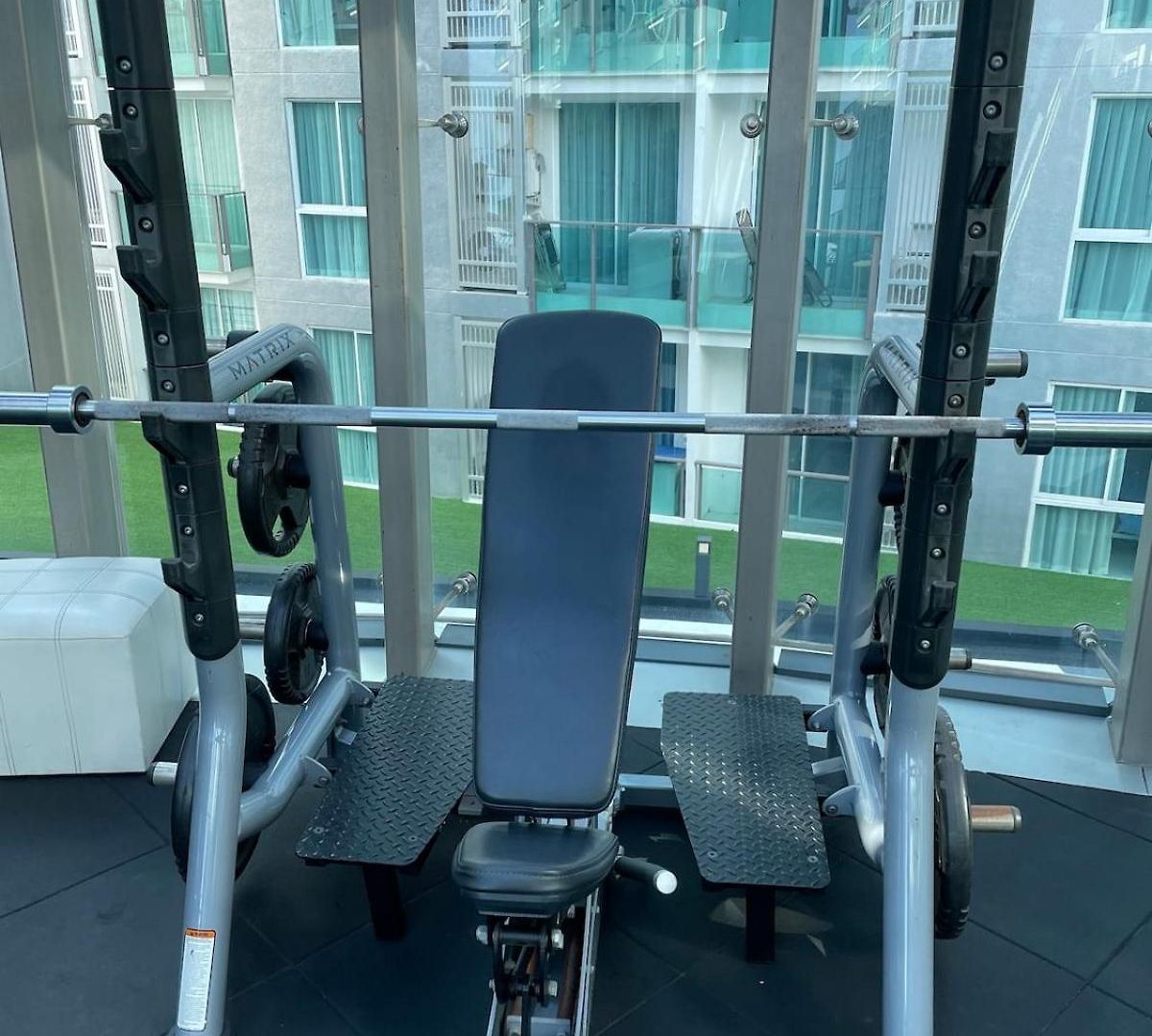 Stylish - Ultra-fast Fiber Internet, Pool, Sauna, Gym, Smart Tv, Guest Friendly