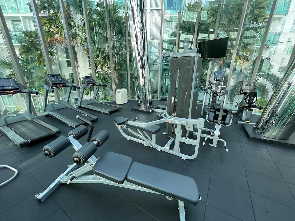 Stylish - Ultra-fast Fiber Internet, Pool, Sauna, Gym, Smart Tv, Guest Friendly อพาร์ทเม้น