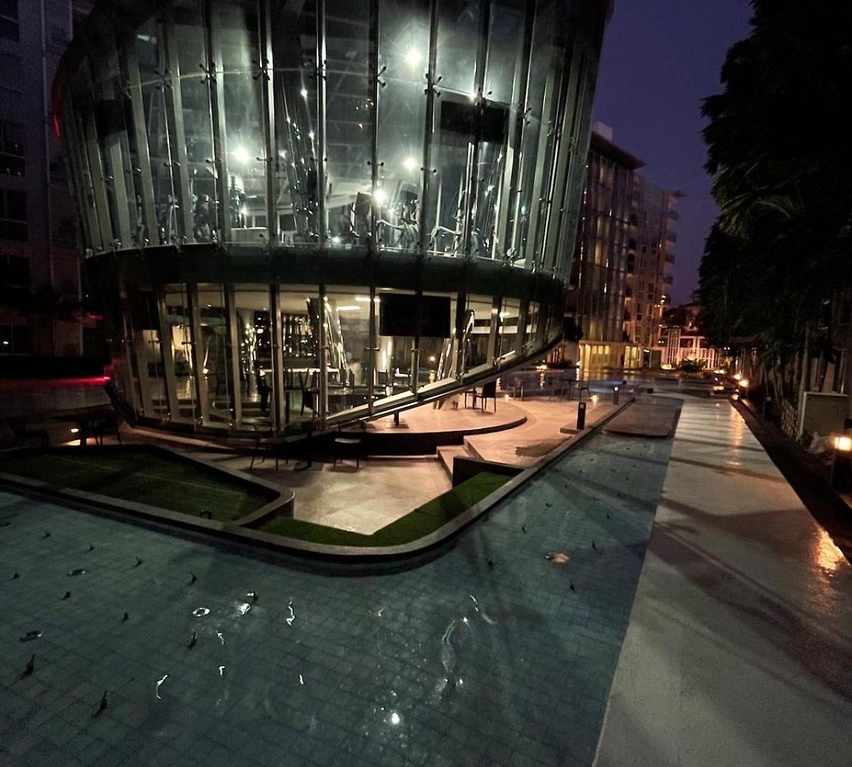 Stylish - Ultra-fast Fiber Internet, Pool, Sauna, Gym, Smart Tv, Guest Friendly อพาร์ทเม้น *
