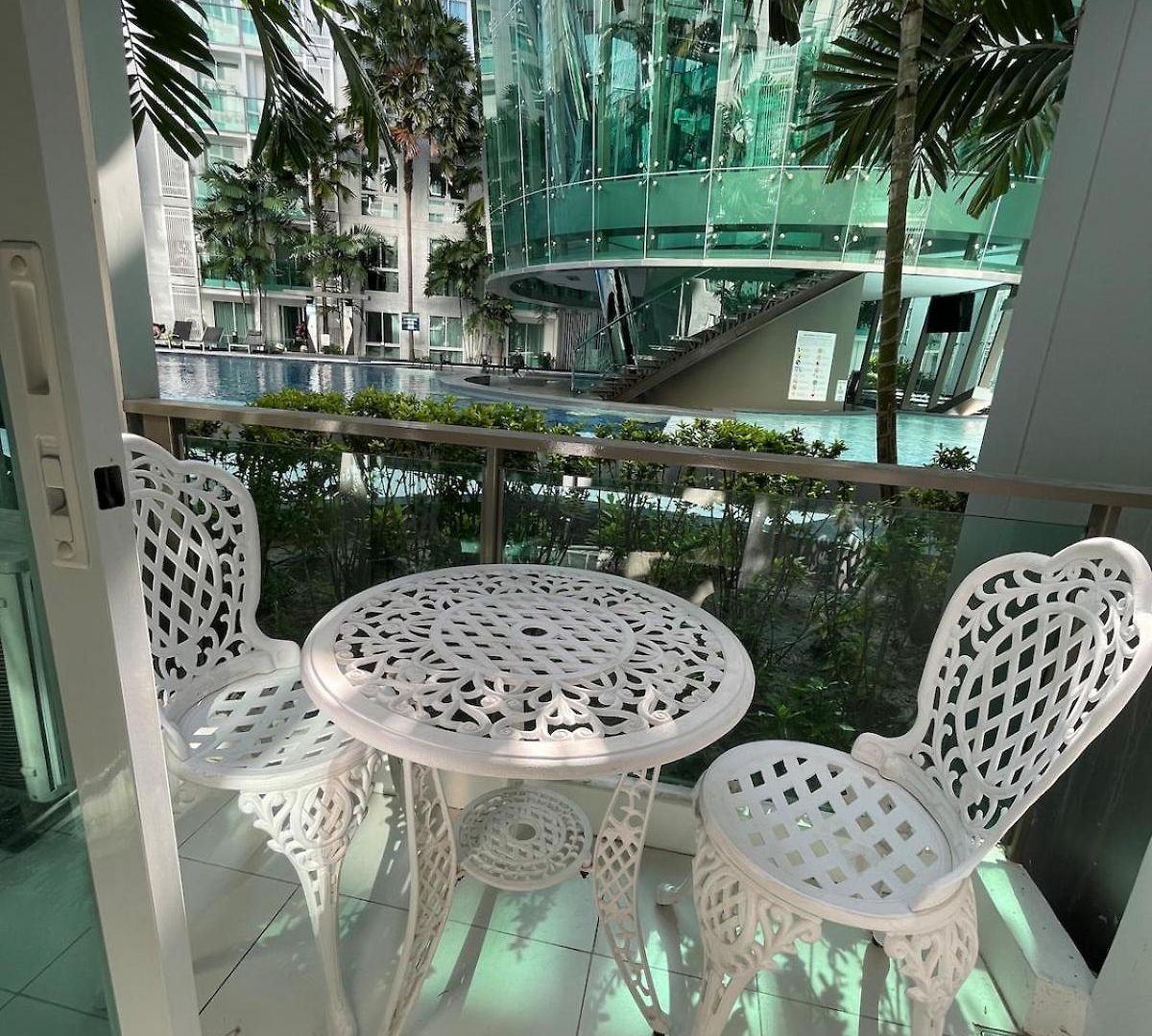 Stylish - Ultra-fast Fiber Internet, Pool, Sauna, Gym, Smart Tv, Guest Friendly * Pattaya