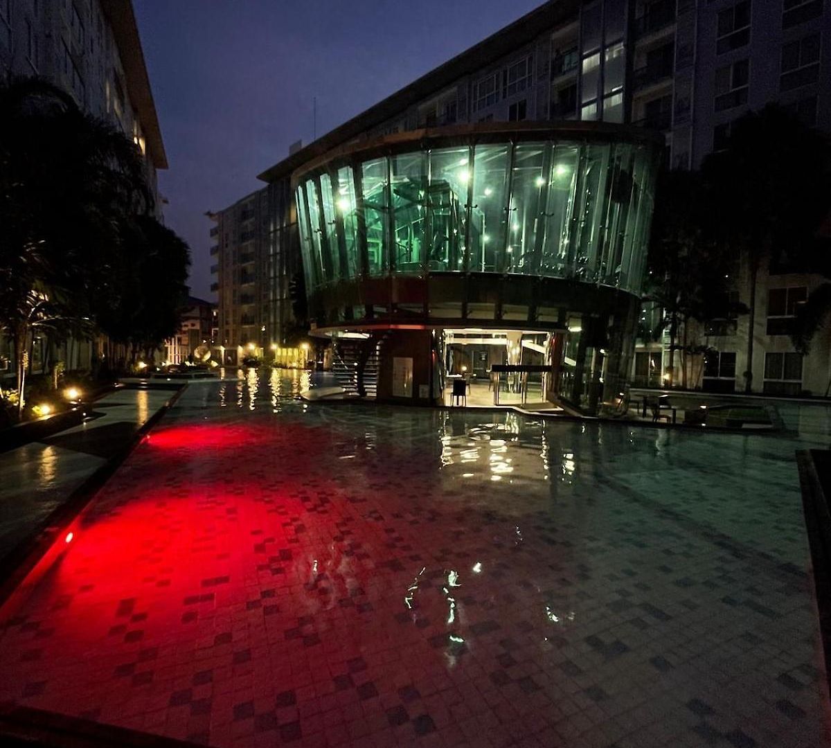 Stylish - Ultra-fast Fiber Internet, Pool, Sauna, Gym, Smart Tv, Guest Friendly อพาร์ทเม้น