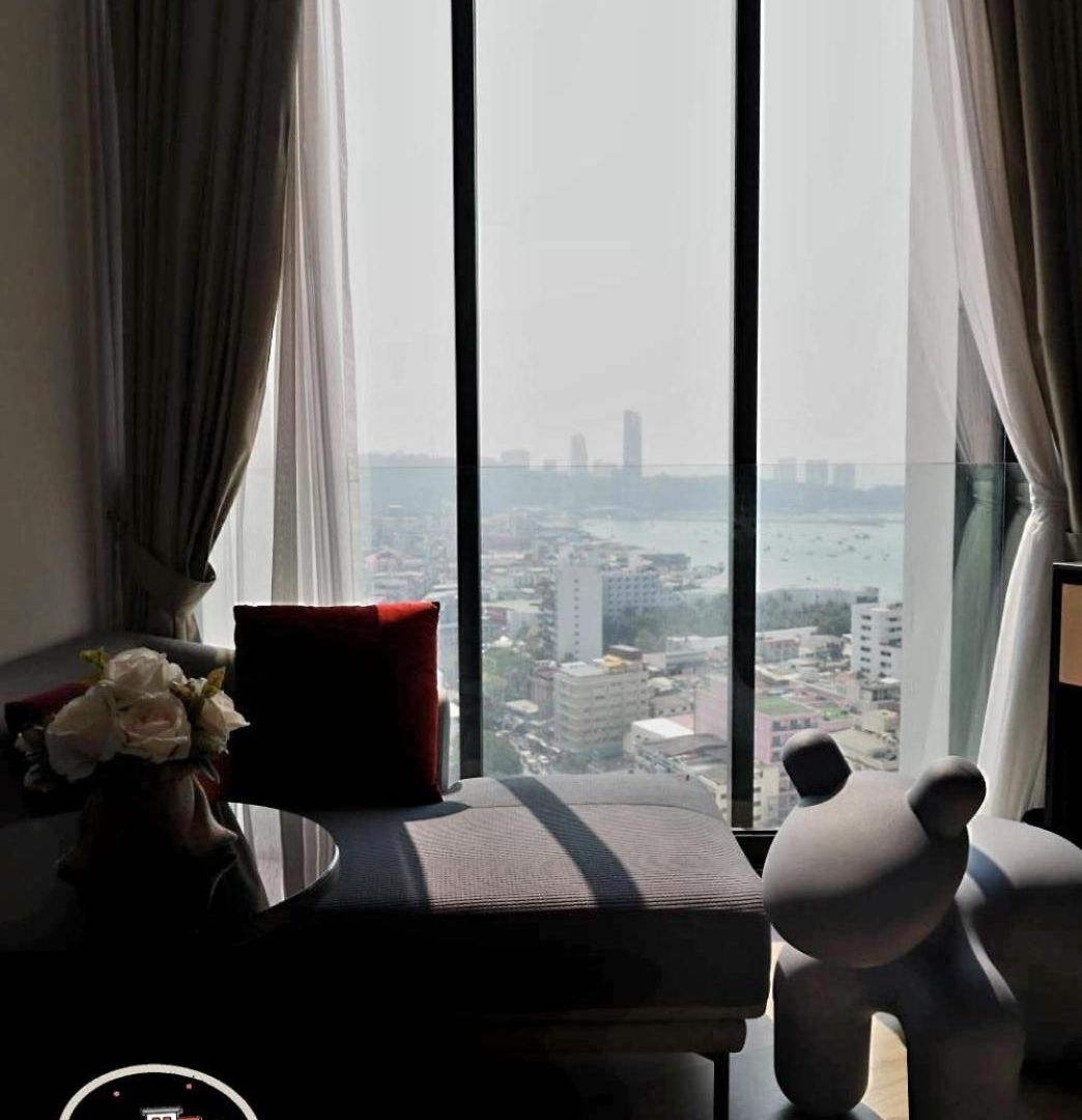 อพาร์ทเม้น The Edge High Floor & Seaview *