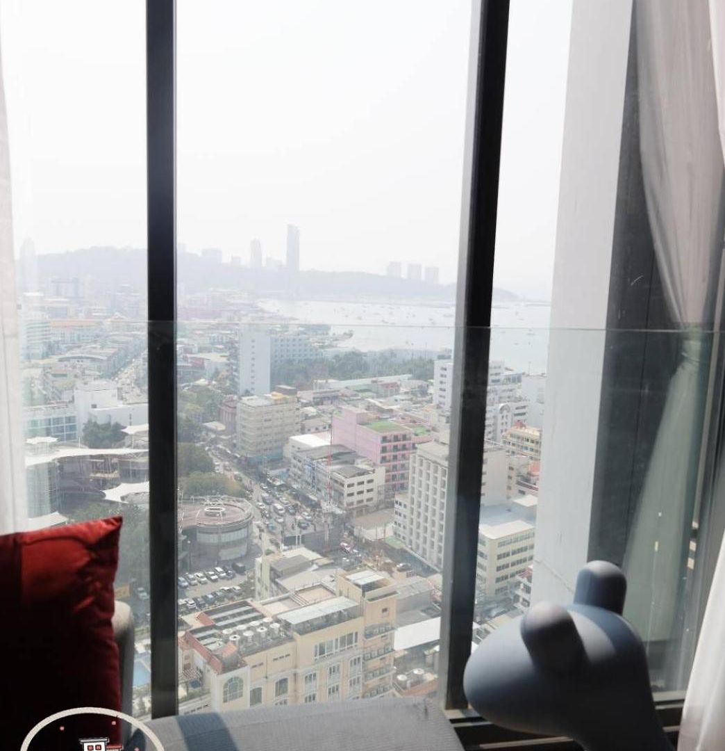 The Edge High Floor & Seaview *