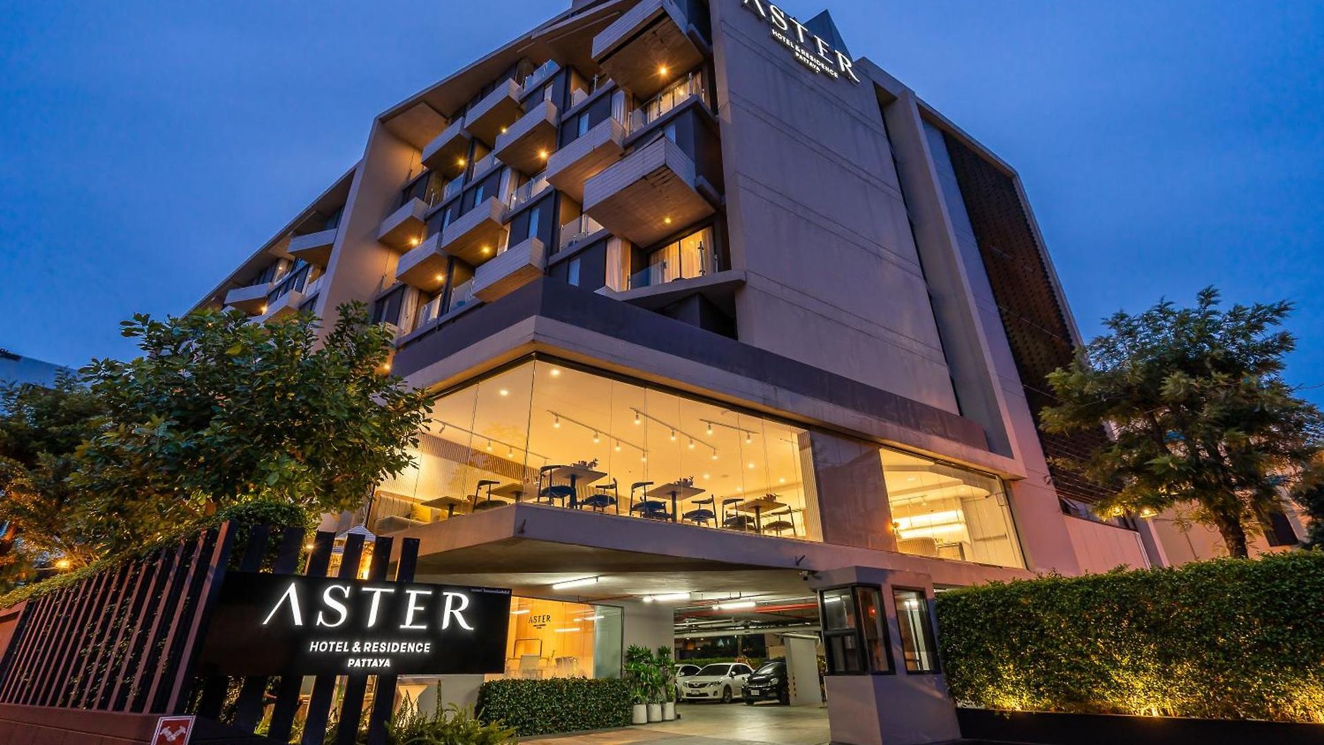 Aster And By At Mind 4*