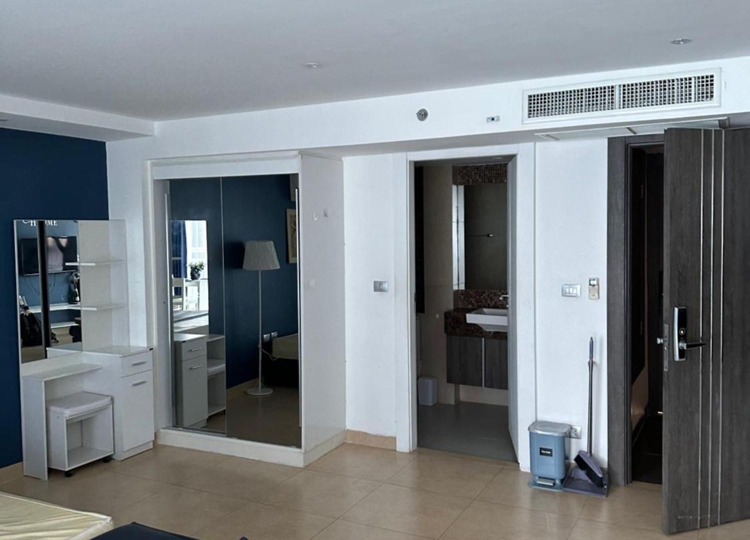 Large In The Heart Of Apartment *