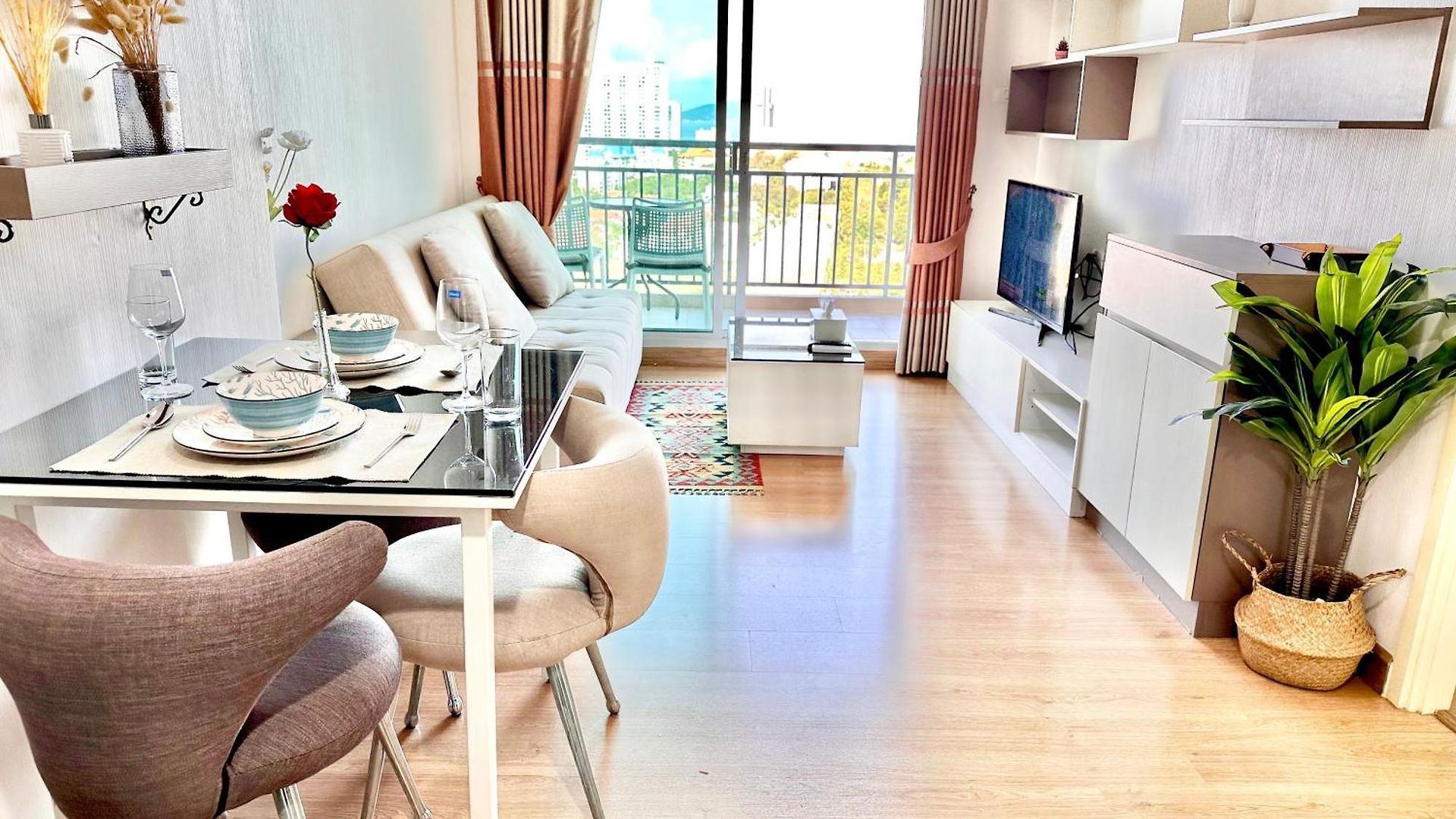 Long 1 Bedroom Sea View *