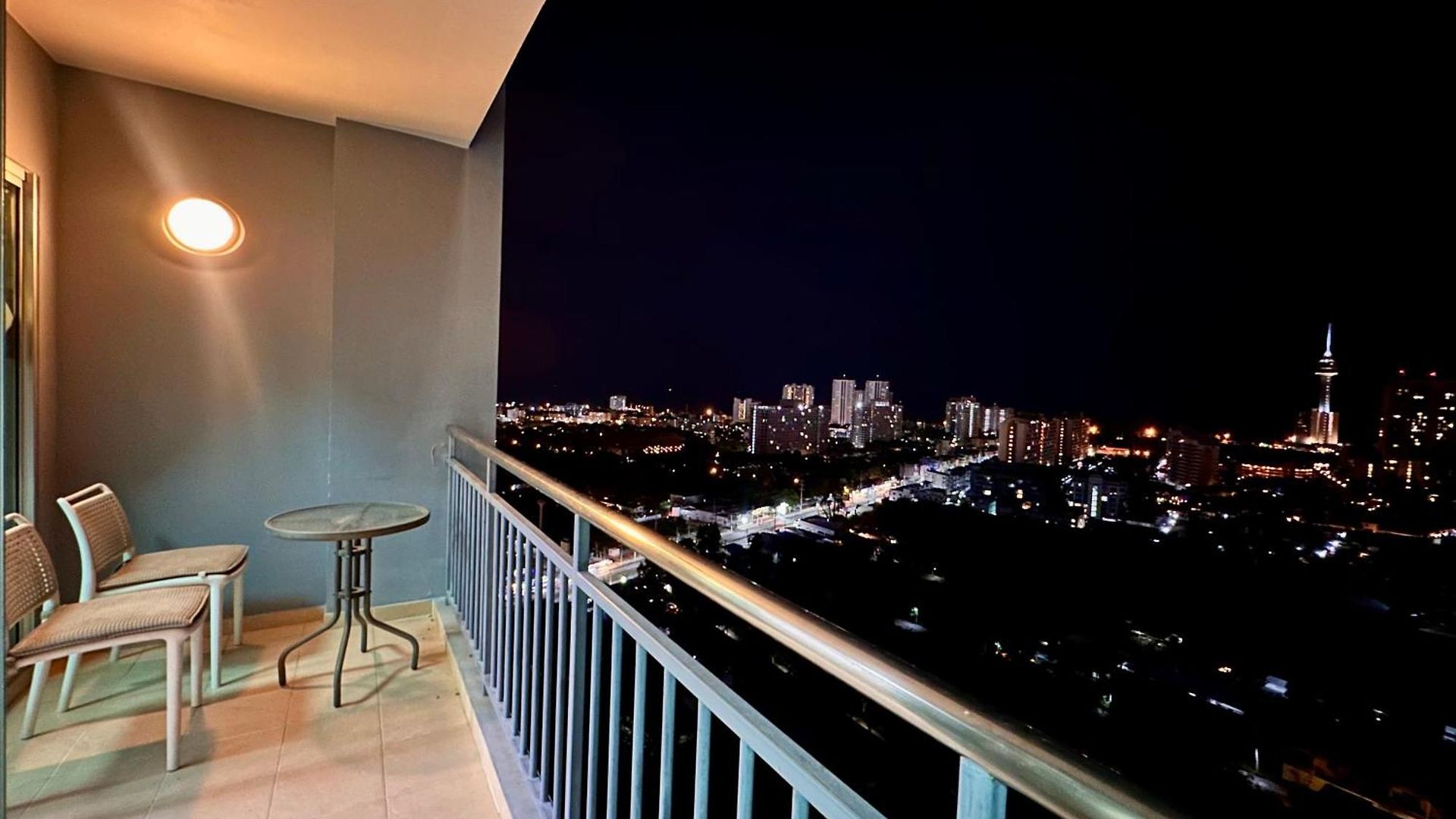 อพาร์ตโฮเทล Long 1 Bedroom Sea View Pattaya