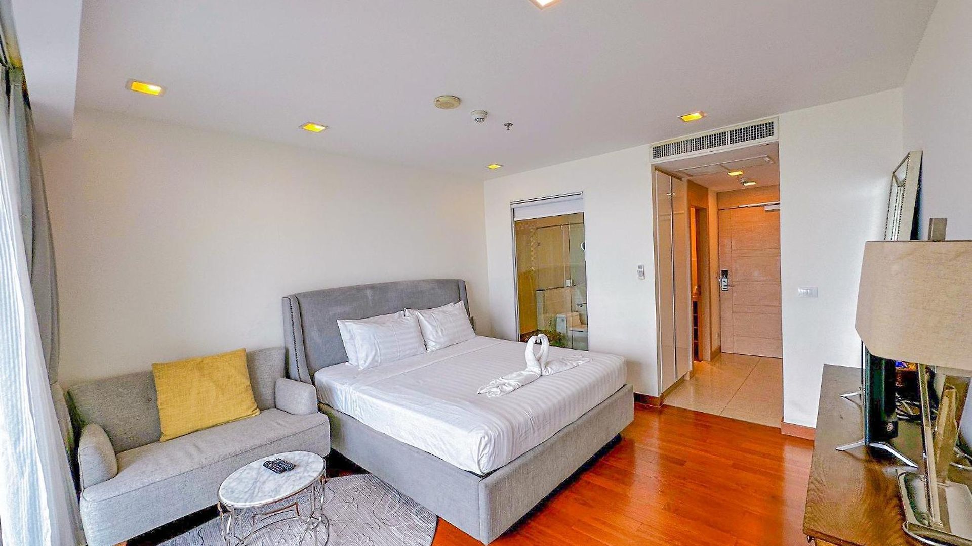 อพาร์ทเม้น The Palm Wongamat X Monthstayz Thailand