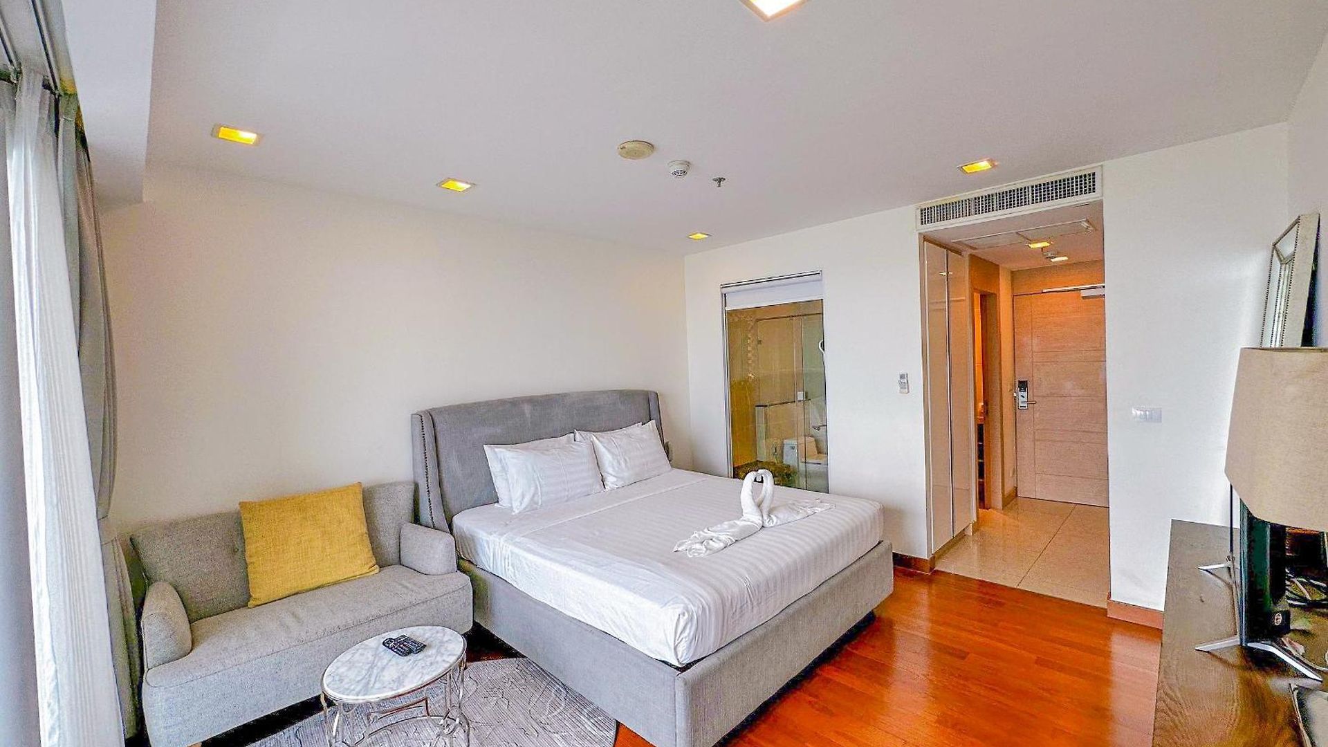 The Palm Wongamat X Monthstayz Thailand อพาร์ทเม้น