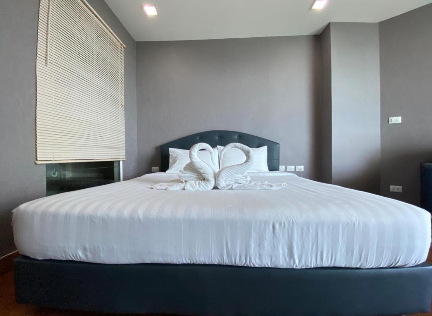อพาร์ทเม้น The Palm Wongamat X Monthstayz Thailand