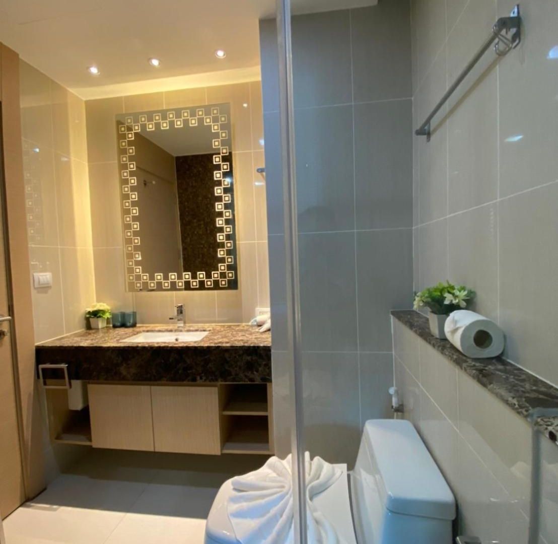 The Palm Wongamat X Monthstayz Thailand อพาร์ทเม้น