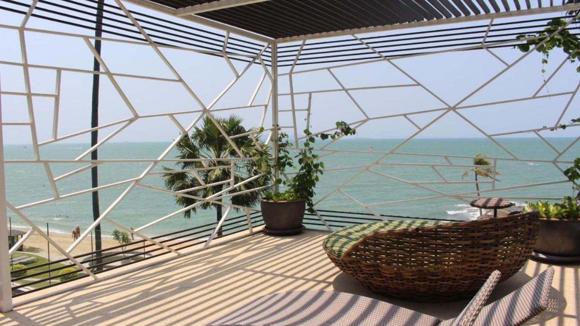 The Palm Wongamat X Monthstayz Thailand * Pattaya