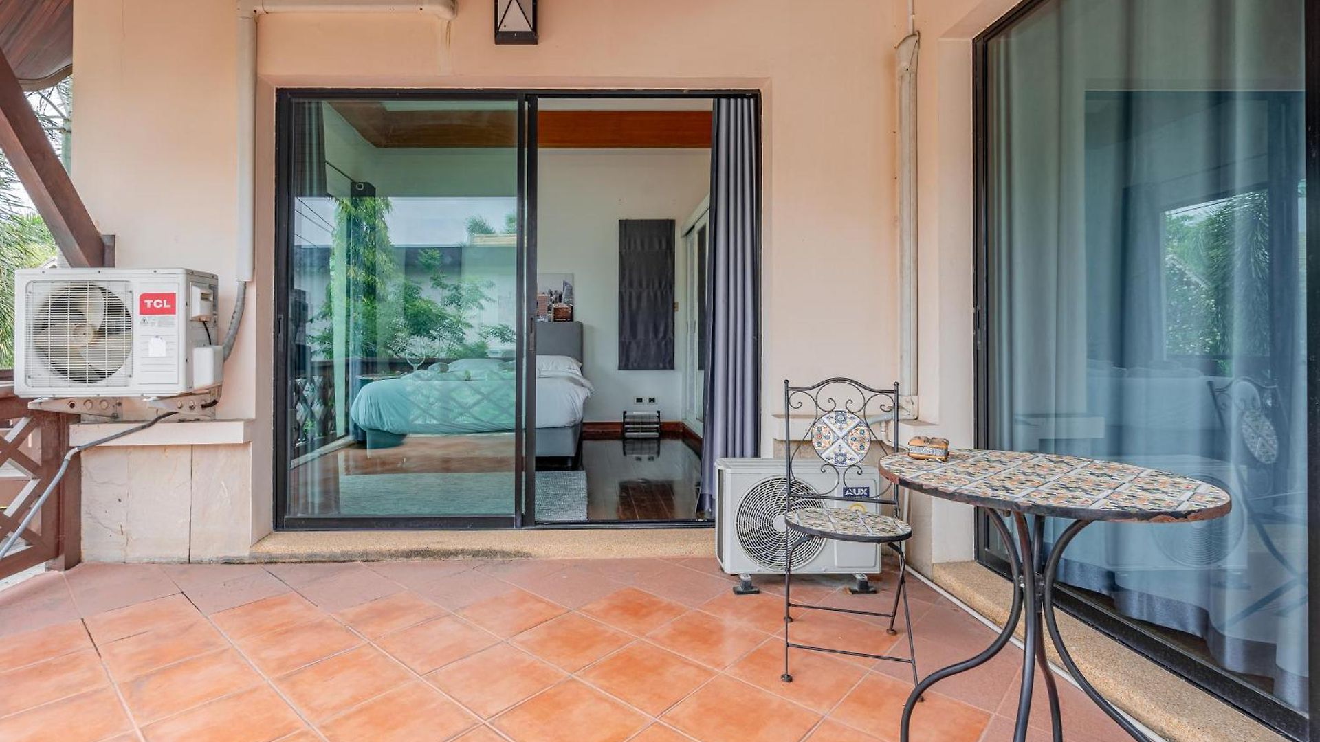 Thai 3b Near Hollywood Pattaya