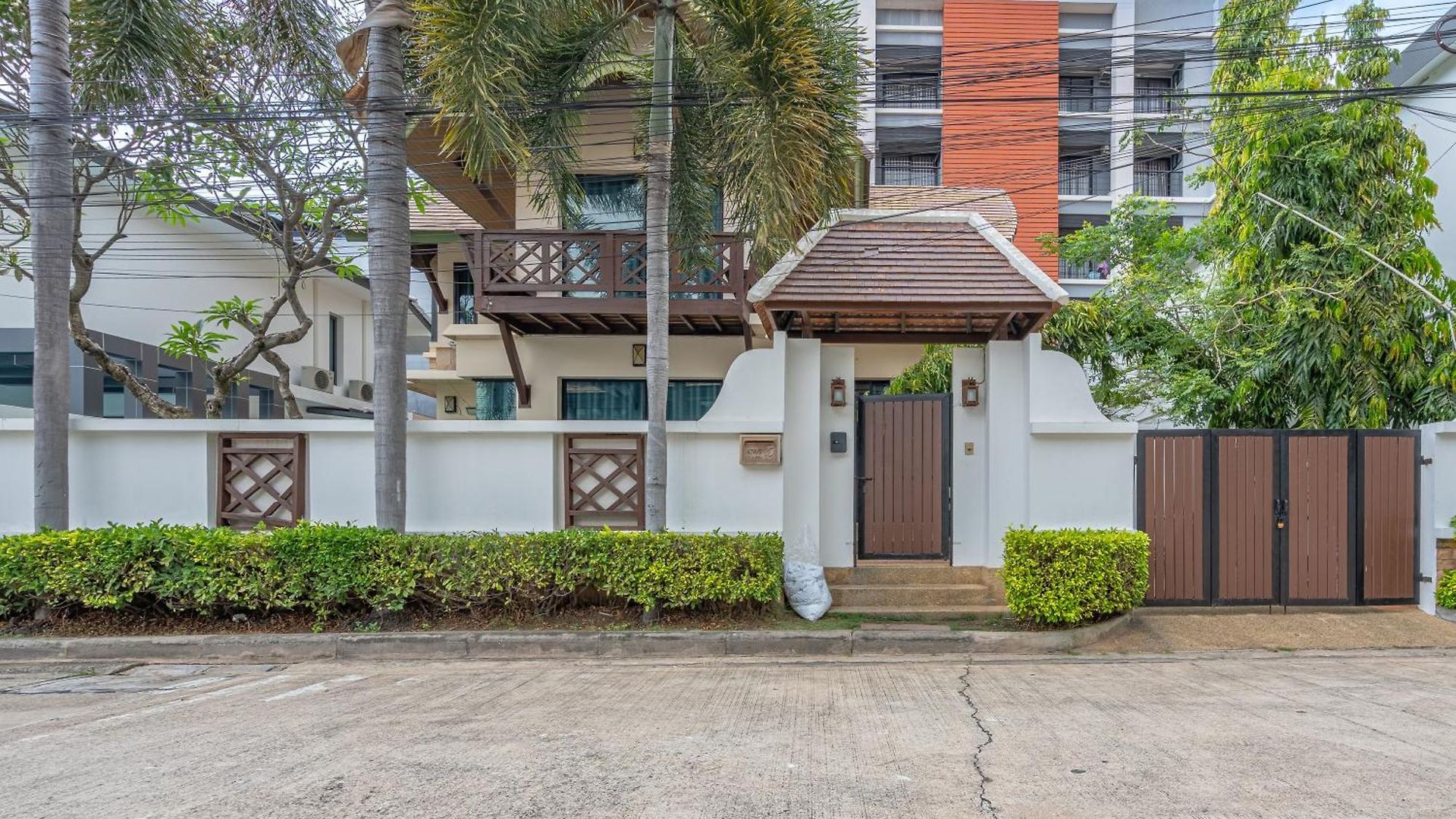Thai 3b Near Hollywood วิลล่า Pattaya