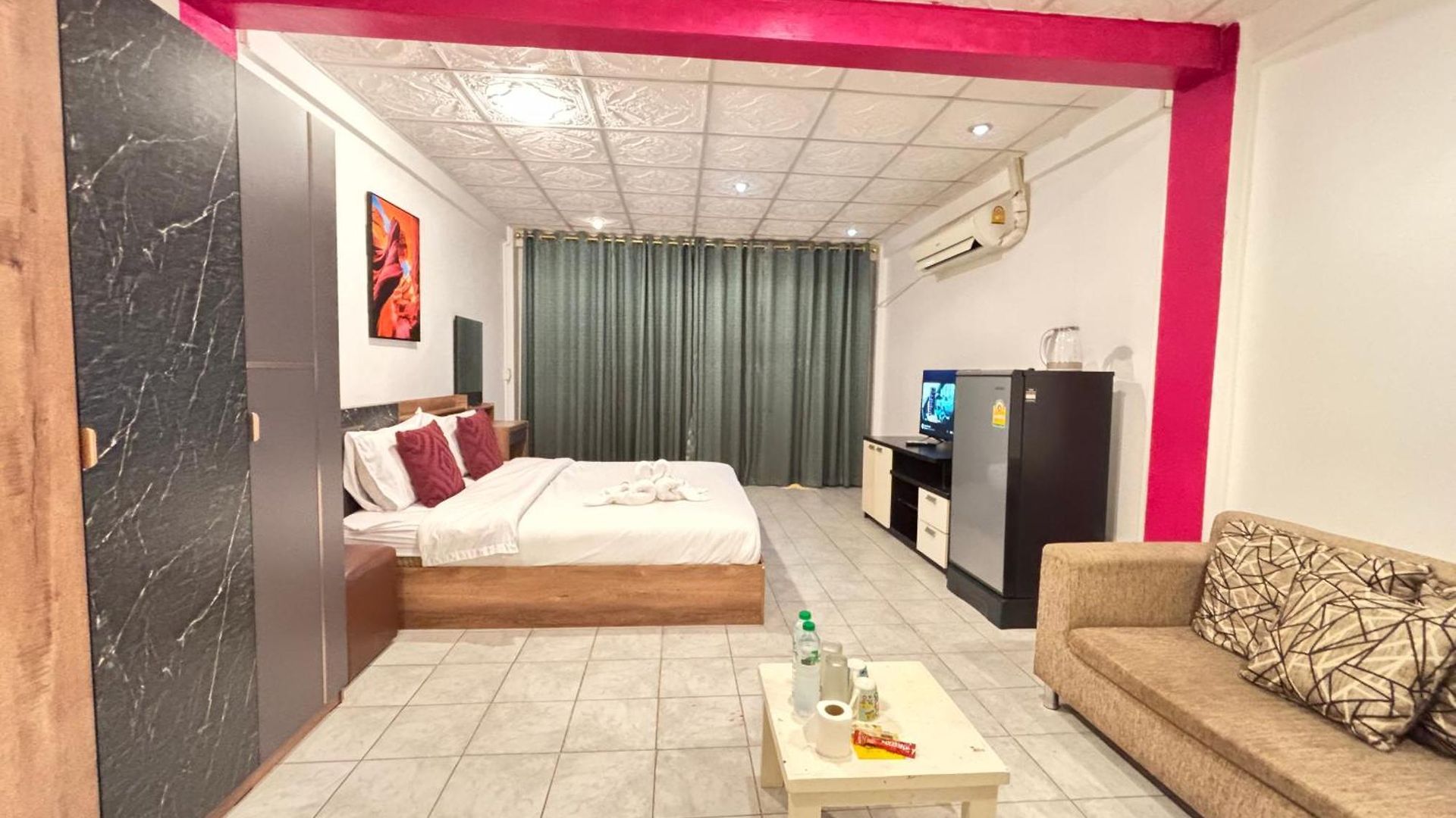 โรงแรม Charm