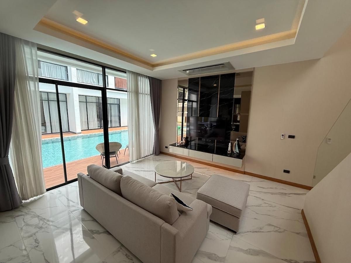 Unique Style 3 Bedroom With Mega Pool Pattaya