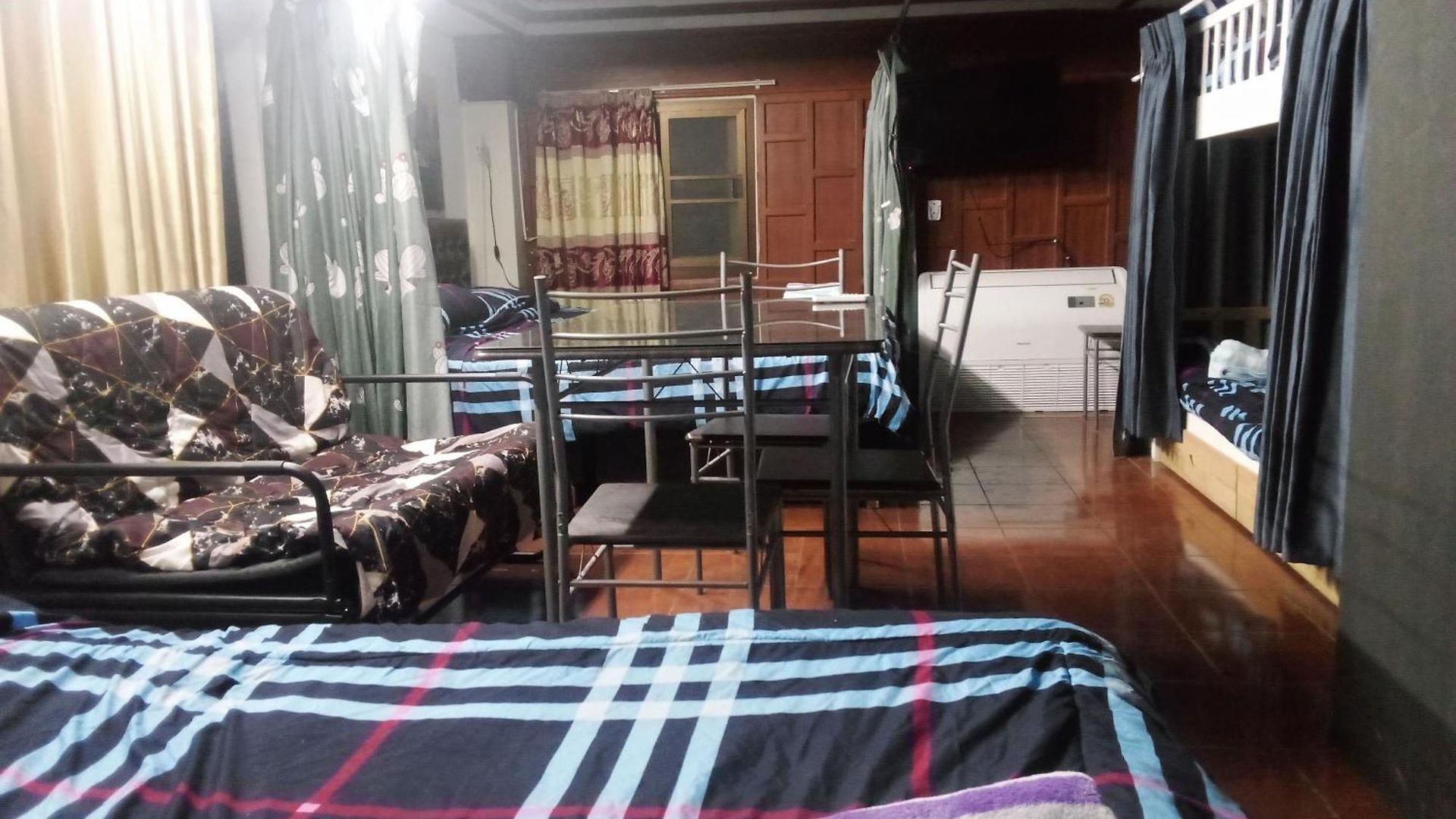 บ้านพัก Ben & Lek 3*
