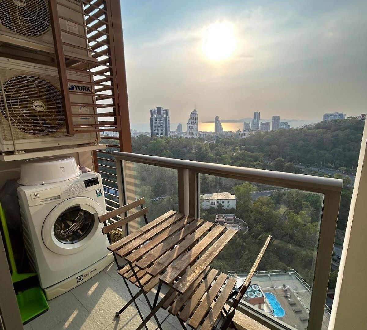 Unixx Sea View High Floor 1br อพาร์ทเม้น