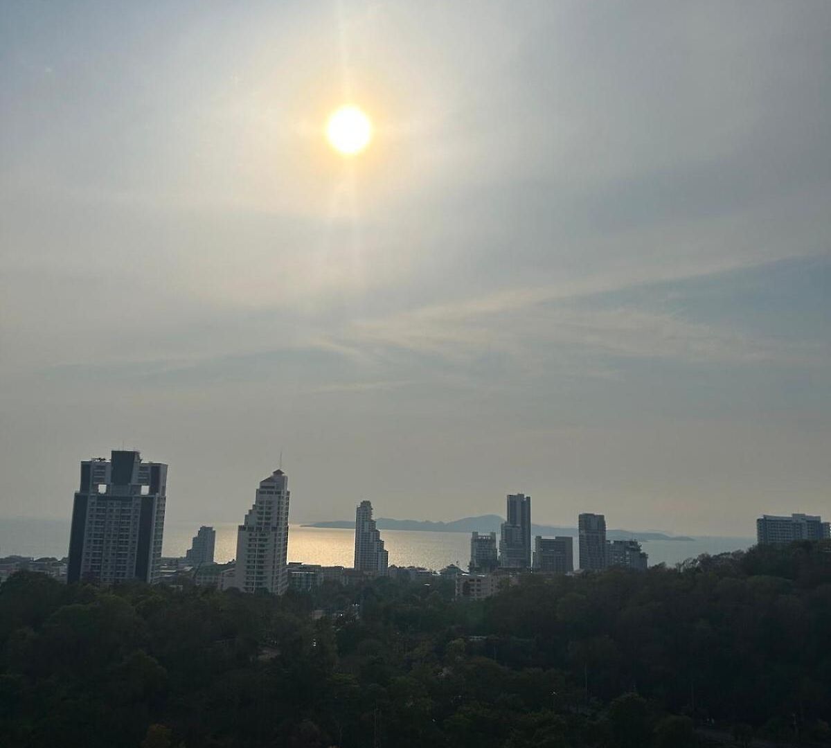 อพาร์ทเม้น Unixx Sea View High Floor 1br *