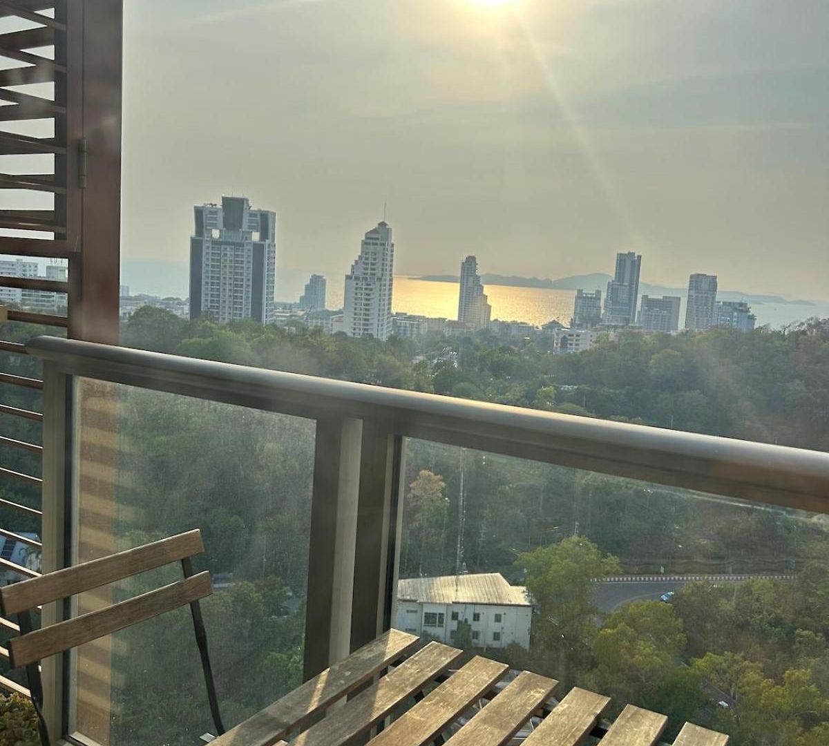 อพาร์ทเม้น Unixx Sea View High Floor 1br Pattaya