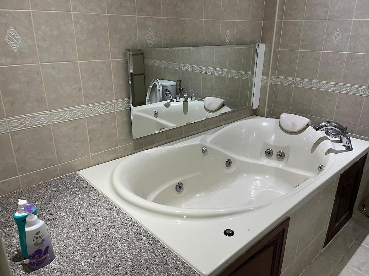 2 Bedroom With Private Swimming Pool And Jacuzzi 350m From วันหยุดที่บ้าน