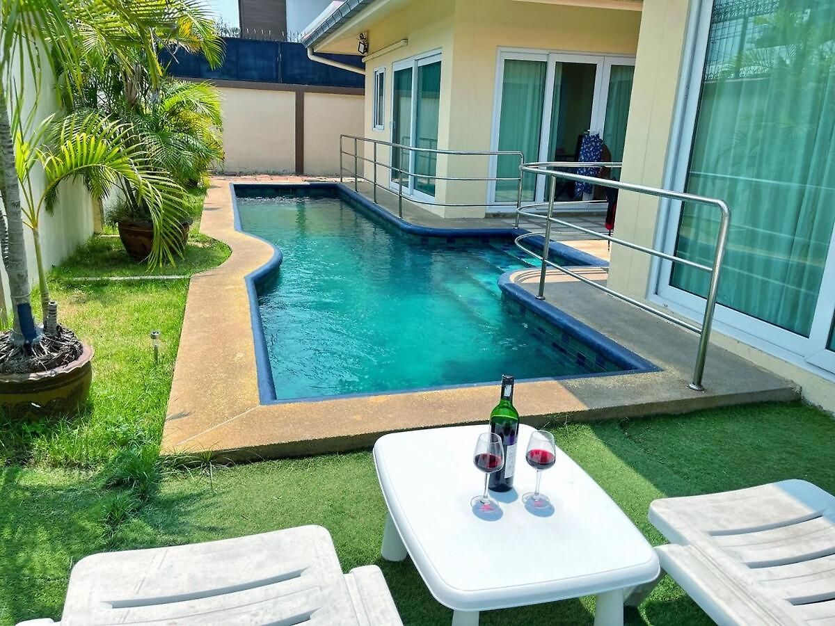 วันหยุดที่บ้าน 2 Bedroom With Private Swimming Pool And Jacuzzi 350m From