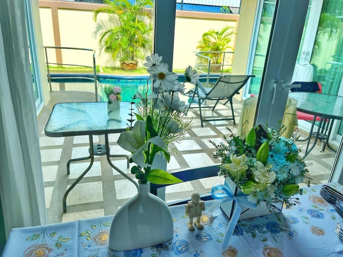 วันหยุดที่บ้าน 2 Bedroom With Private Swimming Pool And Jacuzzi 350m From *