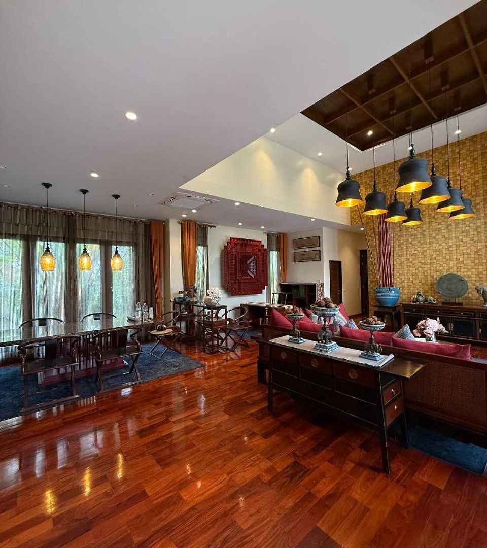 วิลล่า Luxury Luxury Seven Stars Pattaya