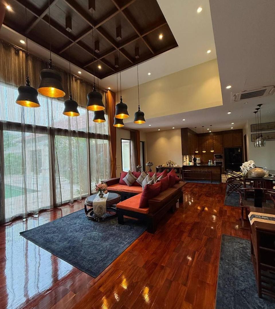 Luxury Luxury Seven Stars วิลล่า Pattaya