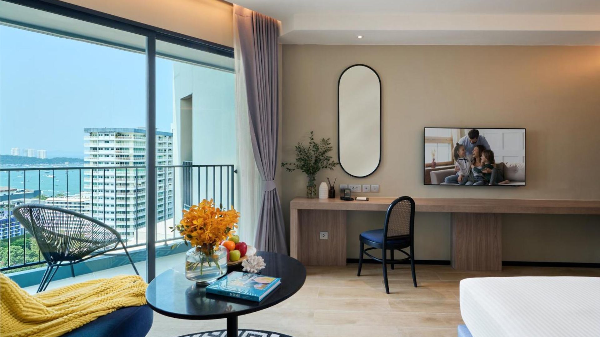 โรงแรม Somerset 5*