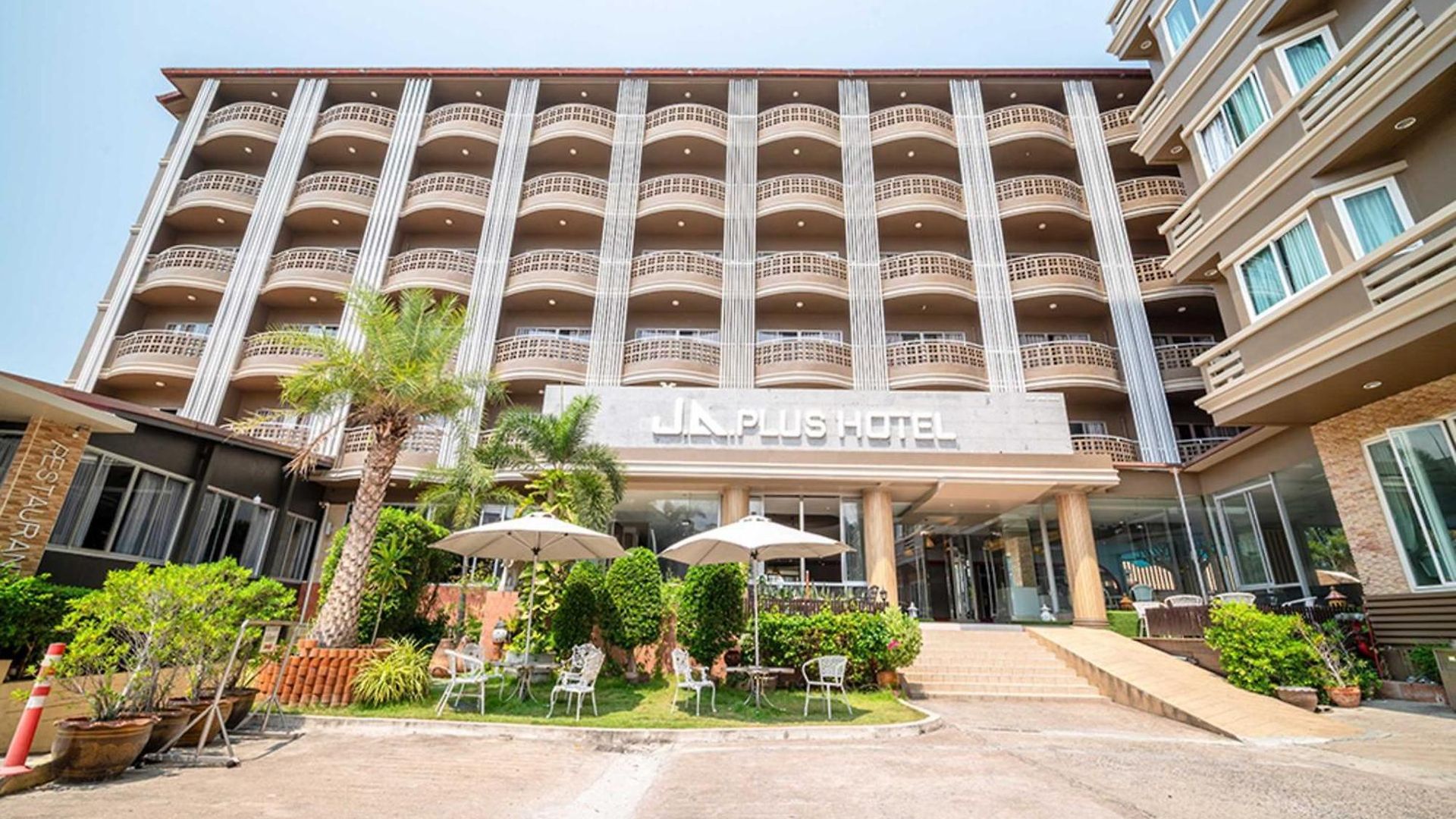 Dancenter Luxury Underwater World 5* Pattaya