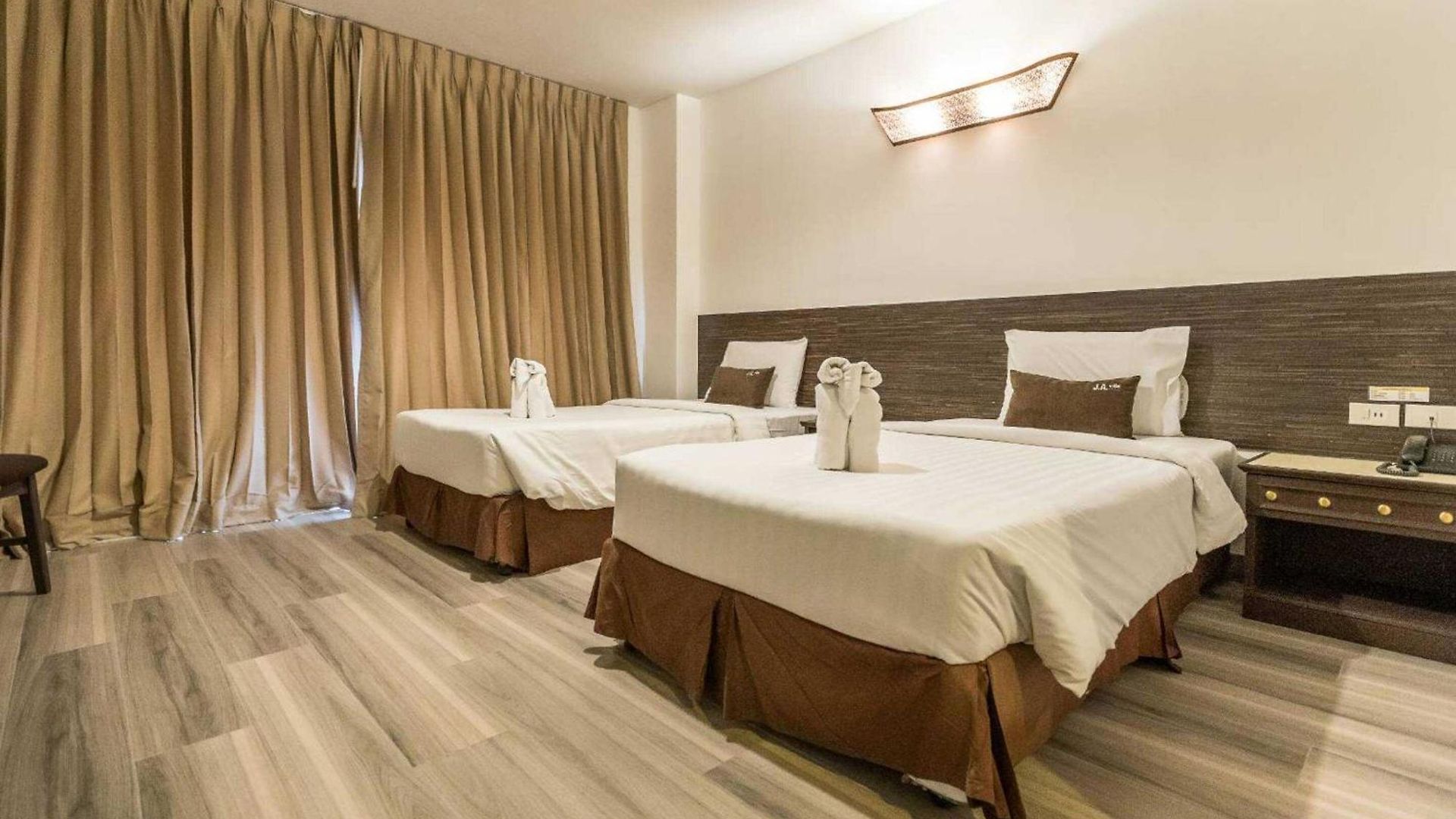 Dancenter Luxury Underwater World 5*