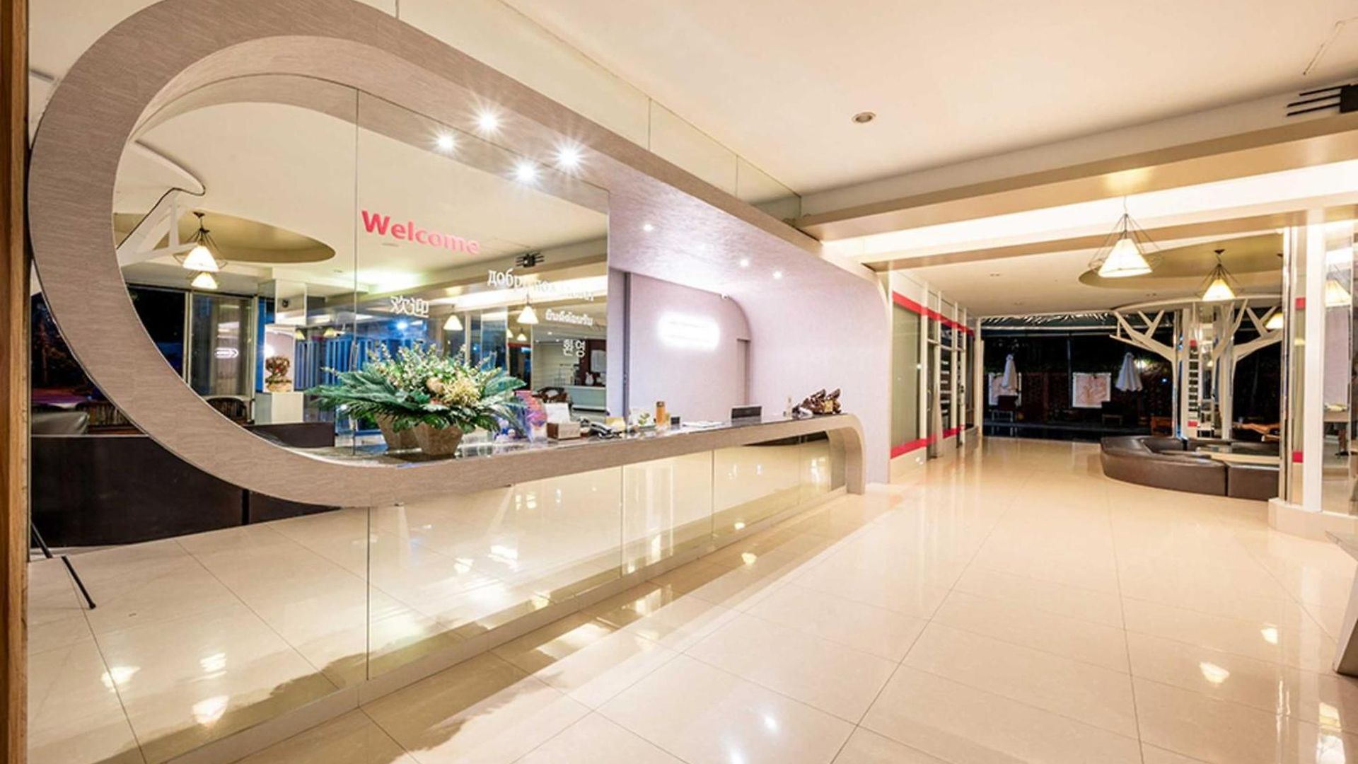 Dancenter Luxury Underwater World โรงแรม