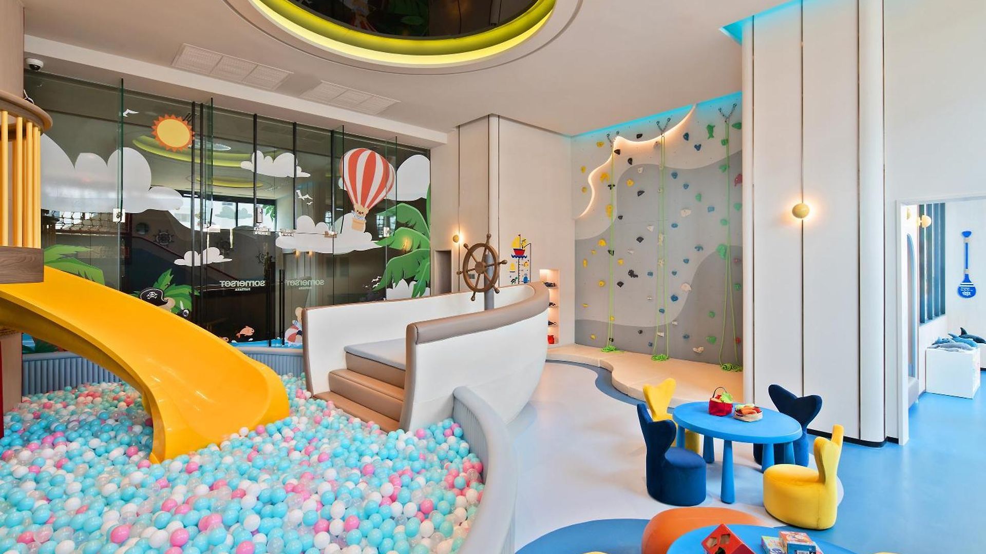 โรงแรม Somerset
