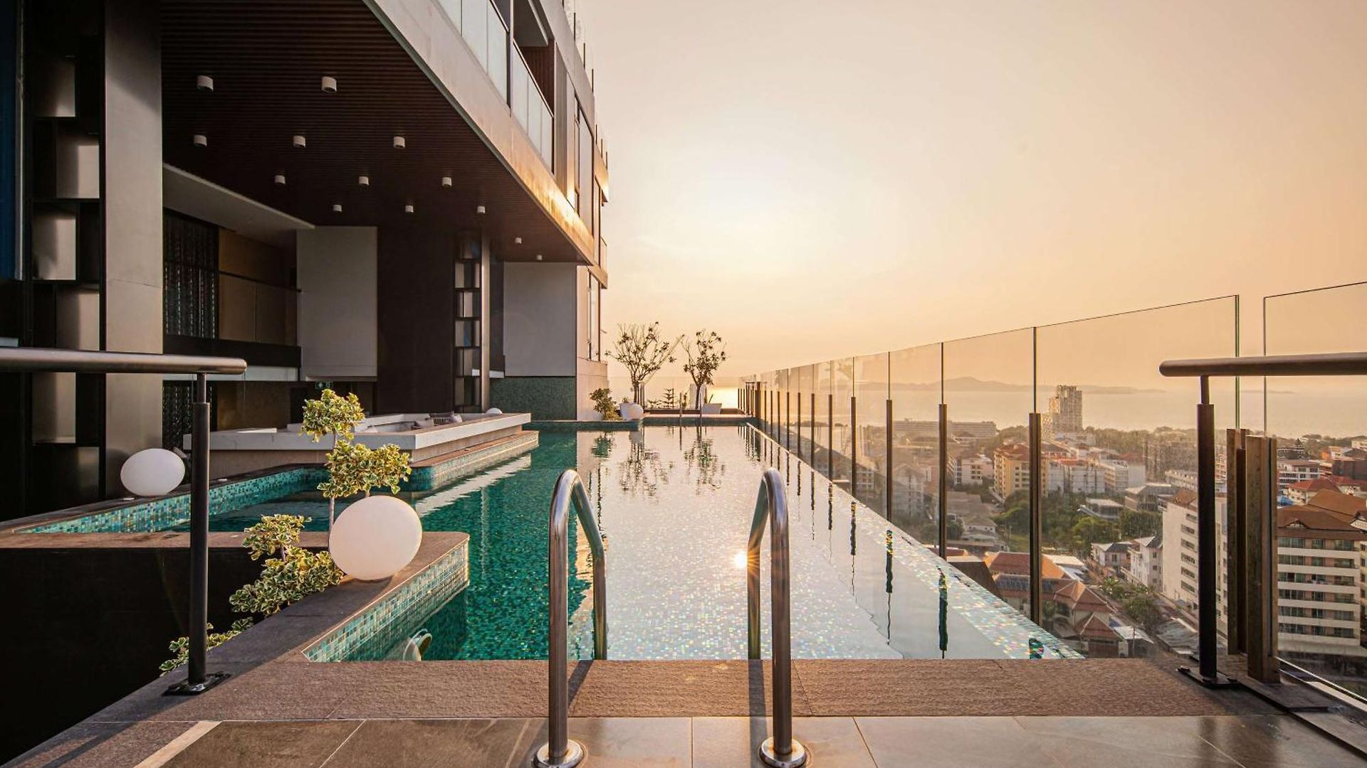 Beverly Mountain Bay, Trademark Collection By Wyndham Pattaya