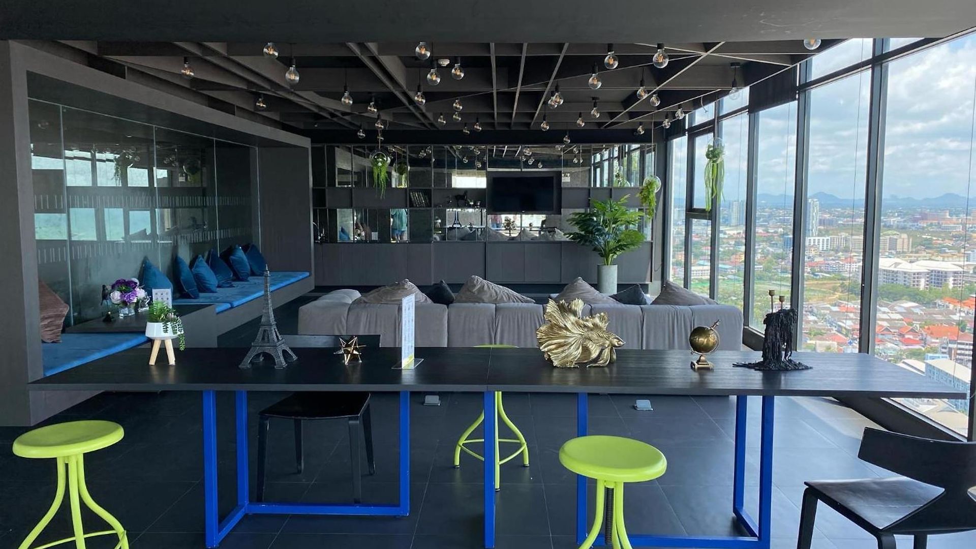 The Base In อพาร์ทเม้น Pattaya
