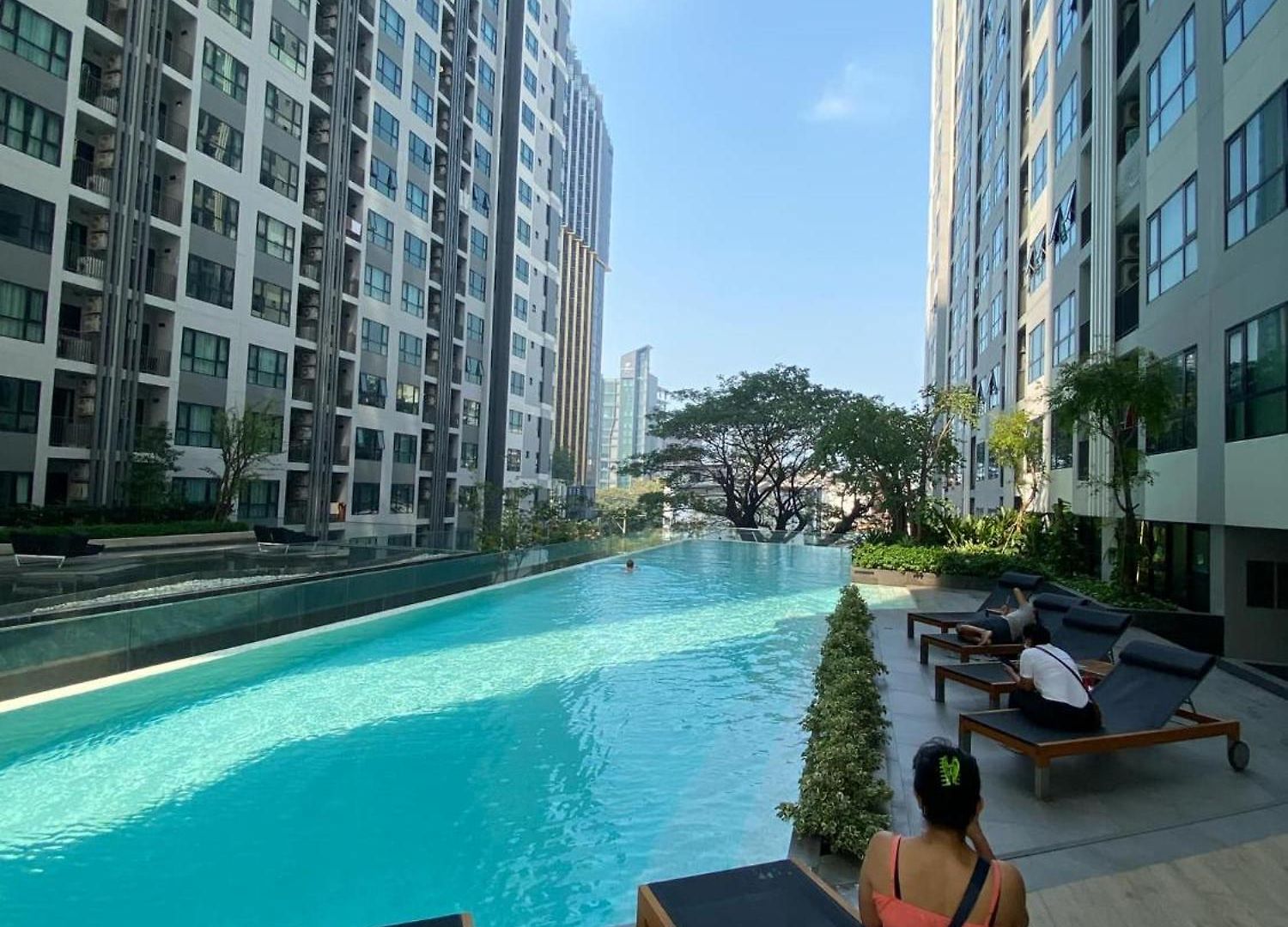 The Base In อพาร์ทเม้น *