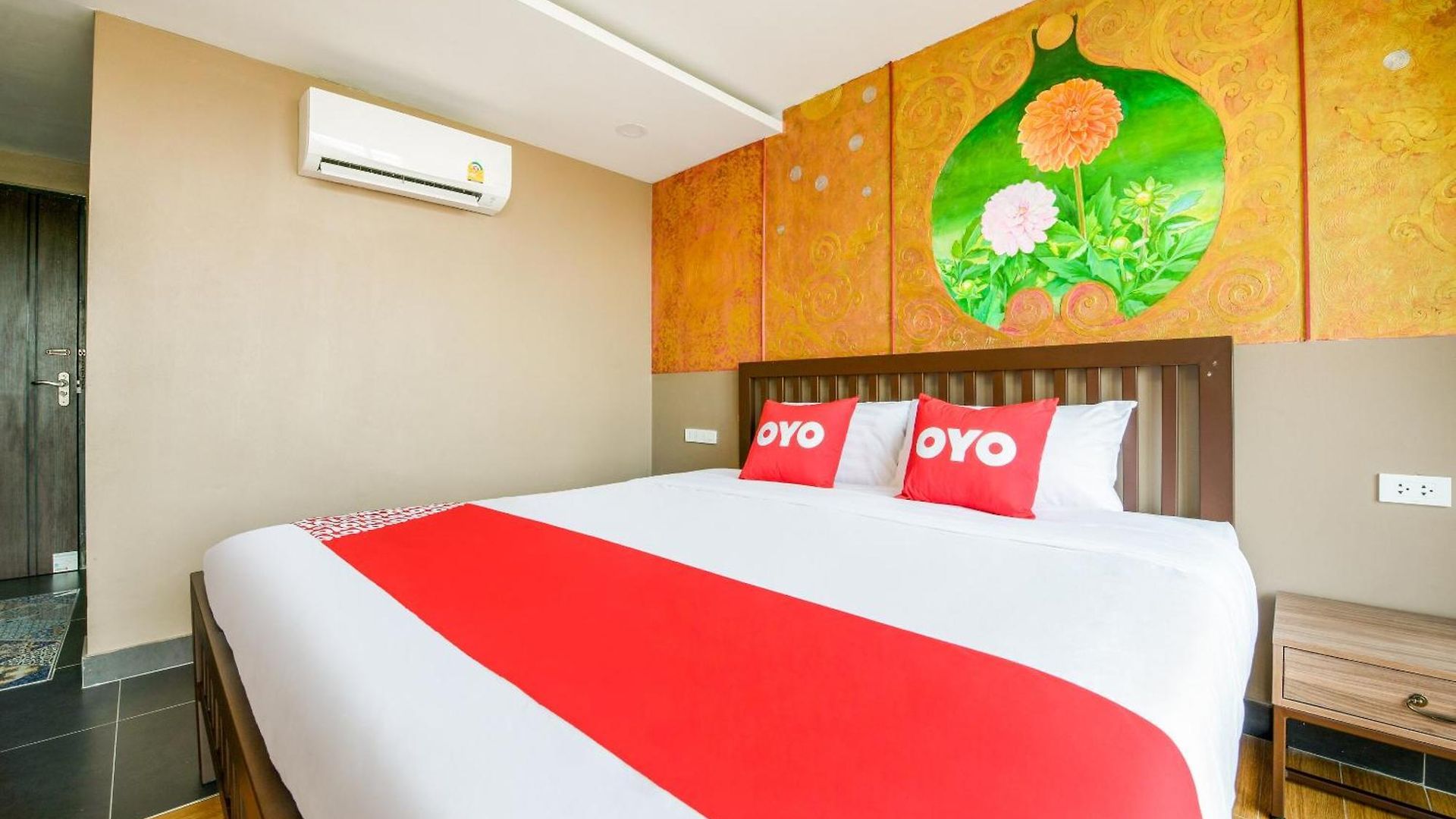 โรงแรม Oyo 458 Nakorn Siam Boutique 2*