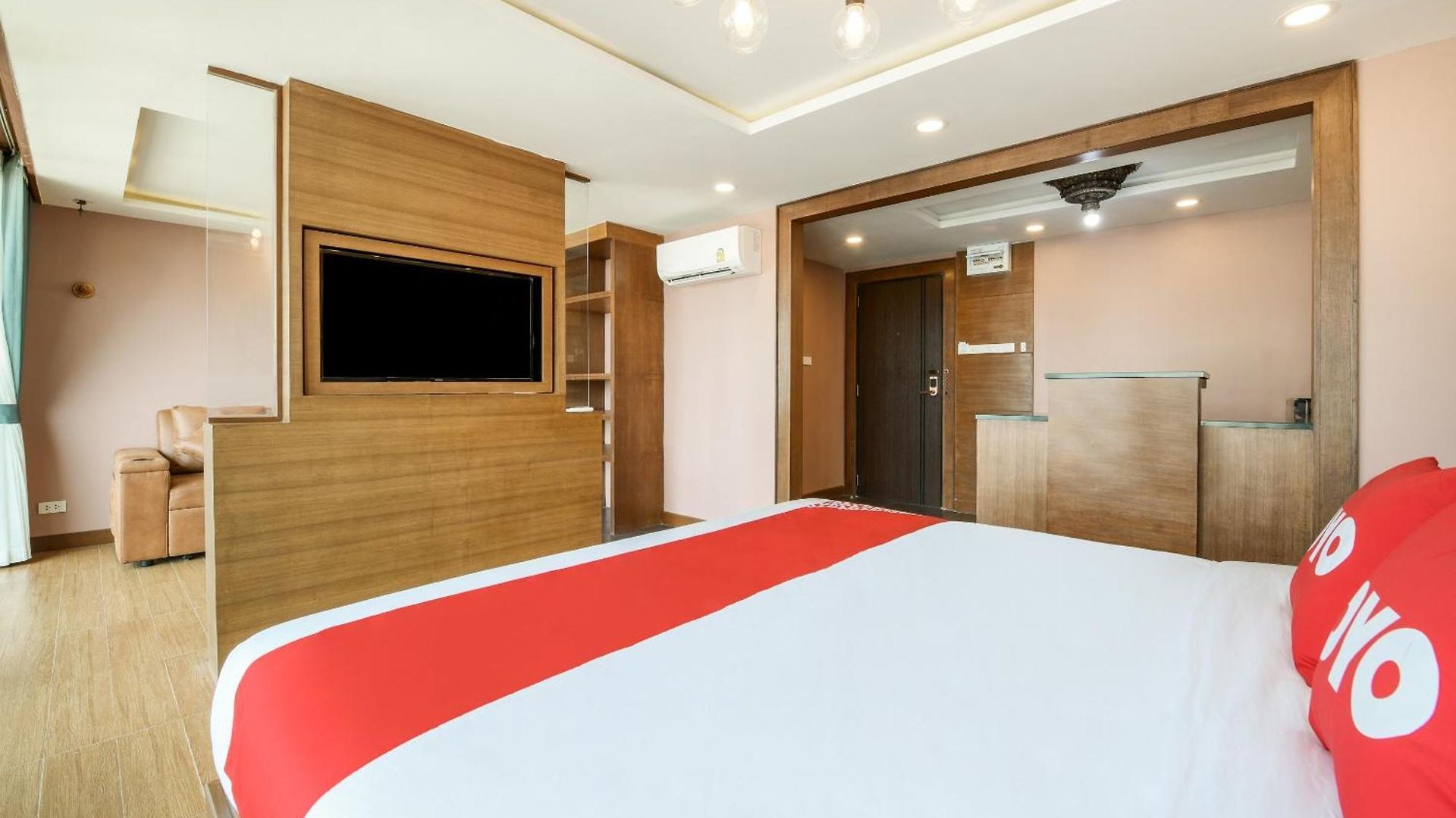 Oyo 458 Nakorn Siam Boutique โรงแรม 2*