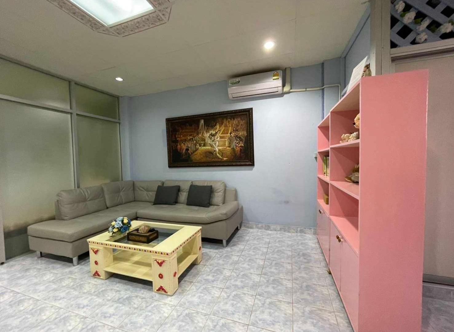 Oyo 75486 Anna บ้านพัก Pattaya