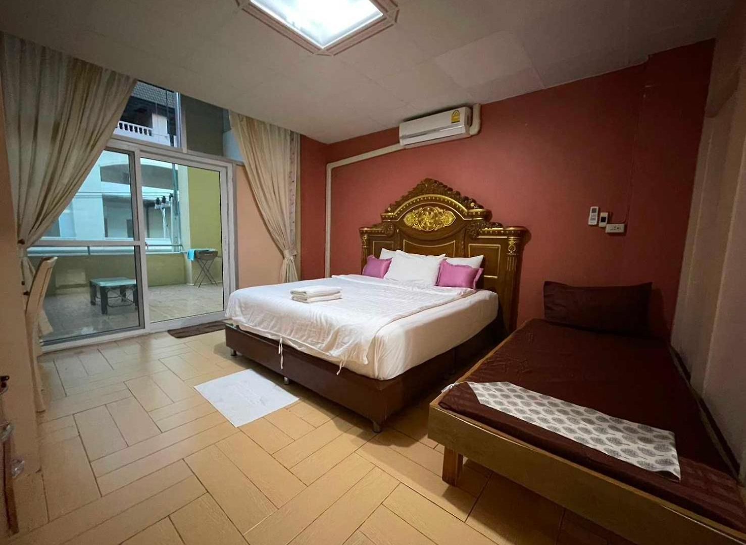 บ้านพัก Oyo 75486 Anna Pattaya