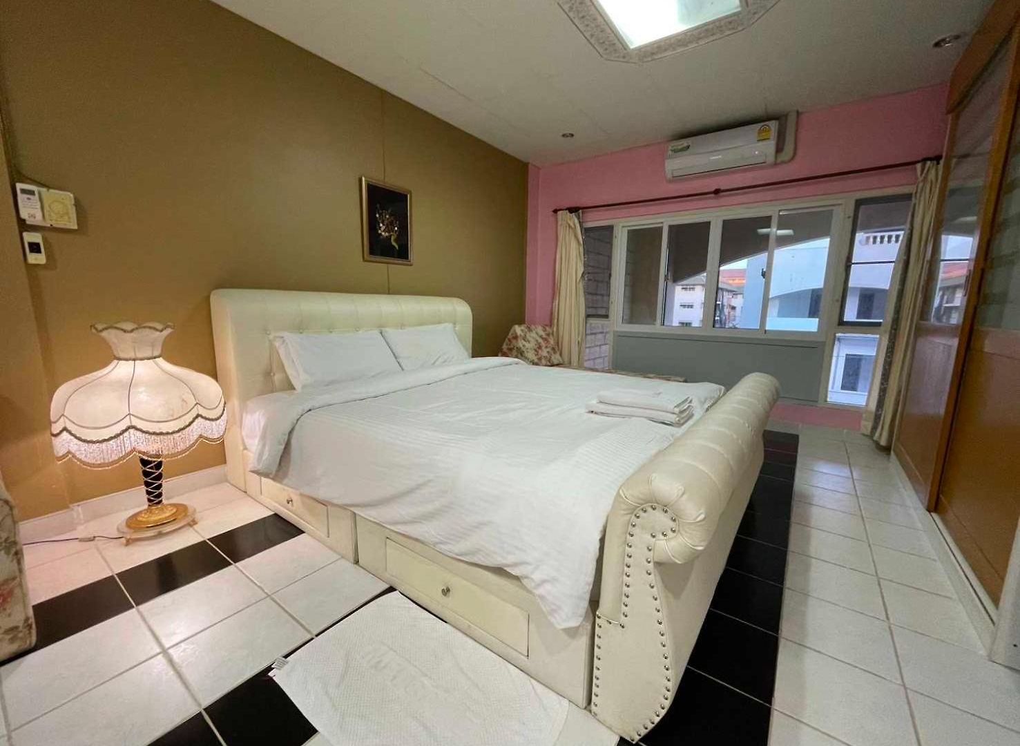 Oyo 75486 Anna บ้านพัก 3*