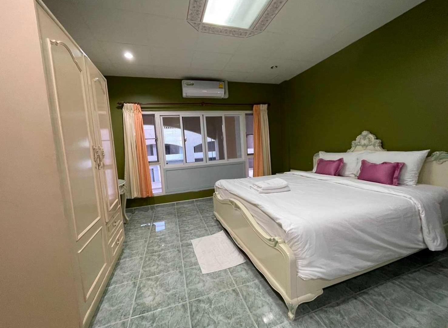 Oyo 75486 Anna บ้านพัก 3*